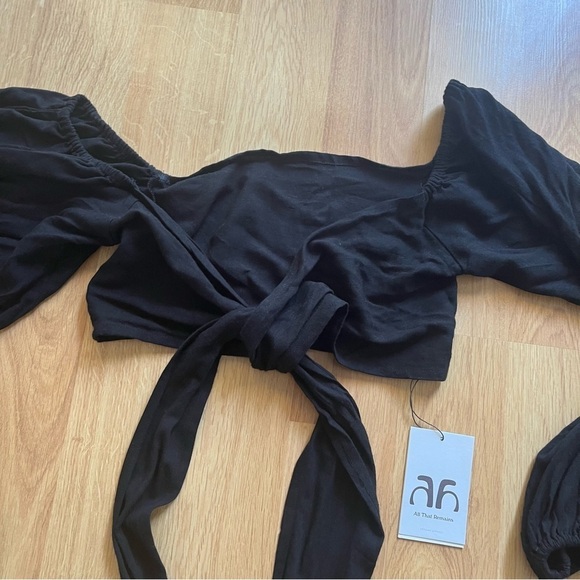 ALL THAT REMAINS valentine top black linen size 10 Med balloon sleeve tie top - Picture 15 of 15
